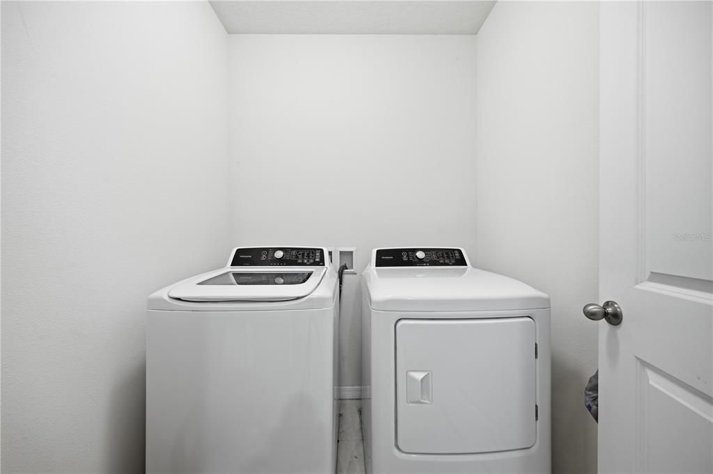 Active With Contract: $292,000 (3 beds, 2 baths, 1672 Square Feet)