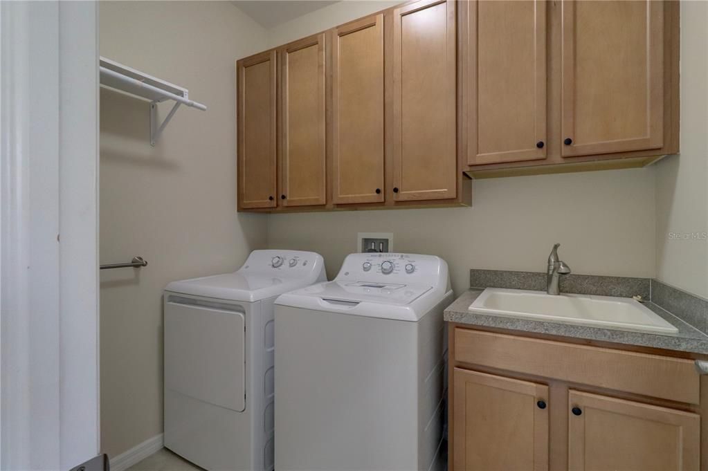 En Venta: $379,900 (3 camas, 2 baños, 1986 Pies cuadrados)