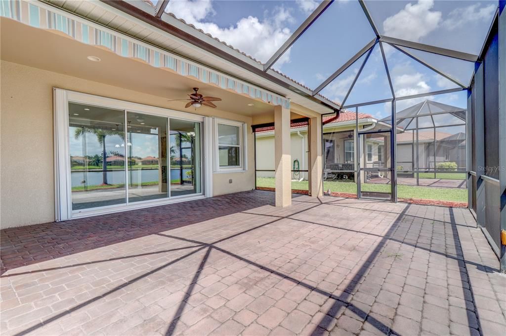 En Venta: $379,900 (3 camas, 2 baños, 1986 Pies cuadrados)