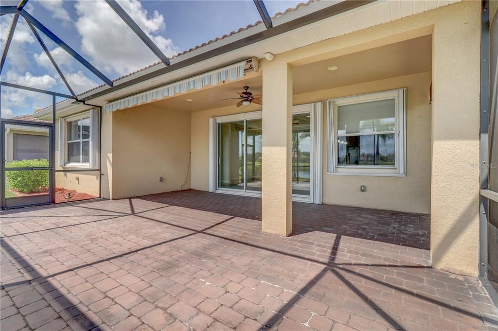 En Venta: $379,900 (3 camas, 2 baños, 1986 Pies cuadrados)