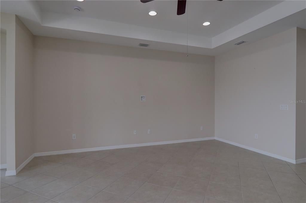 En Venta: $379,900 (3 camas, 2 baños, 1986 Pies cuadrados)