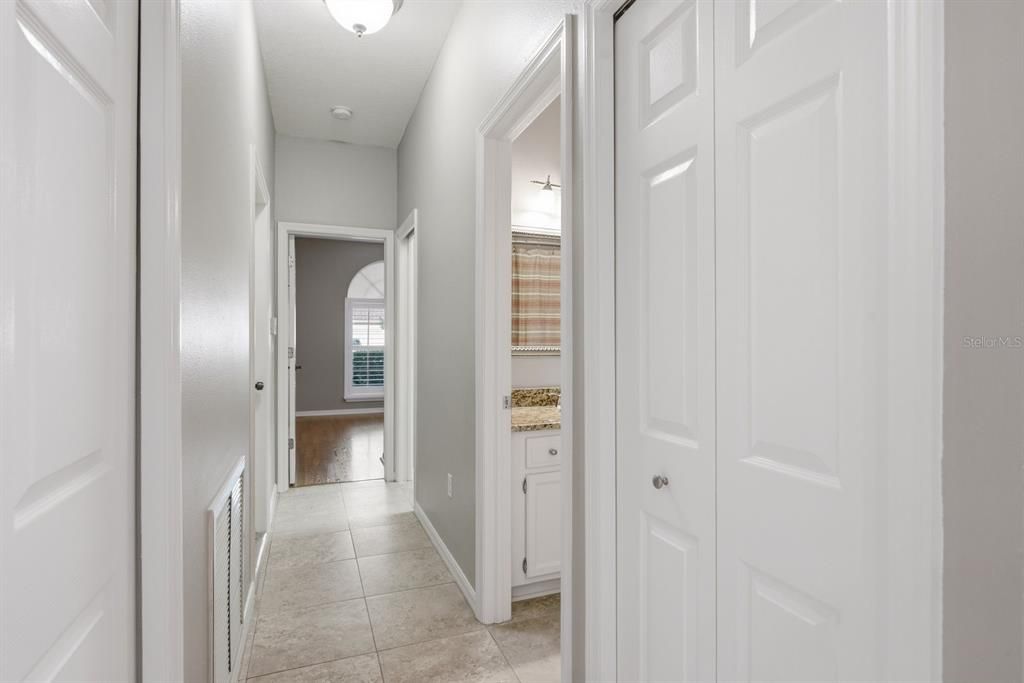 For Sale: $410,000 (2 beds, 2 baths, 1662 Square Feet)