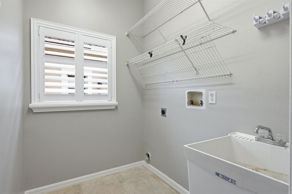 For Sale: $410,000 (2 beds, 2 baths, 1662 Square Feet)
