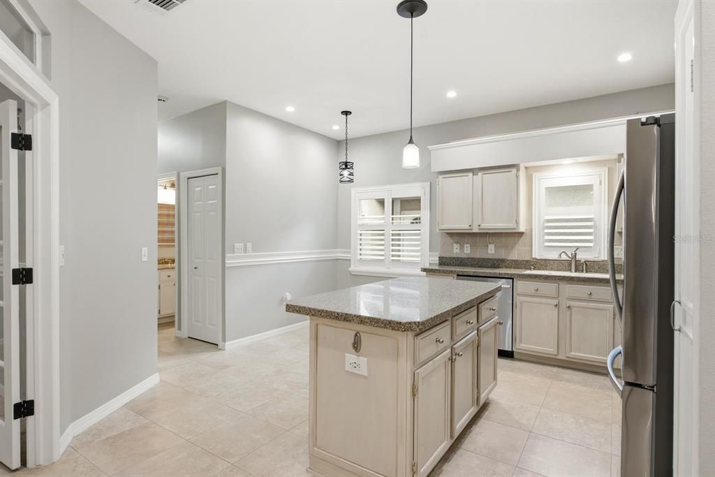 For Sale: $410,000 (2 beds, 2 baths, 1662 Square Feet)