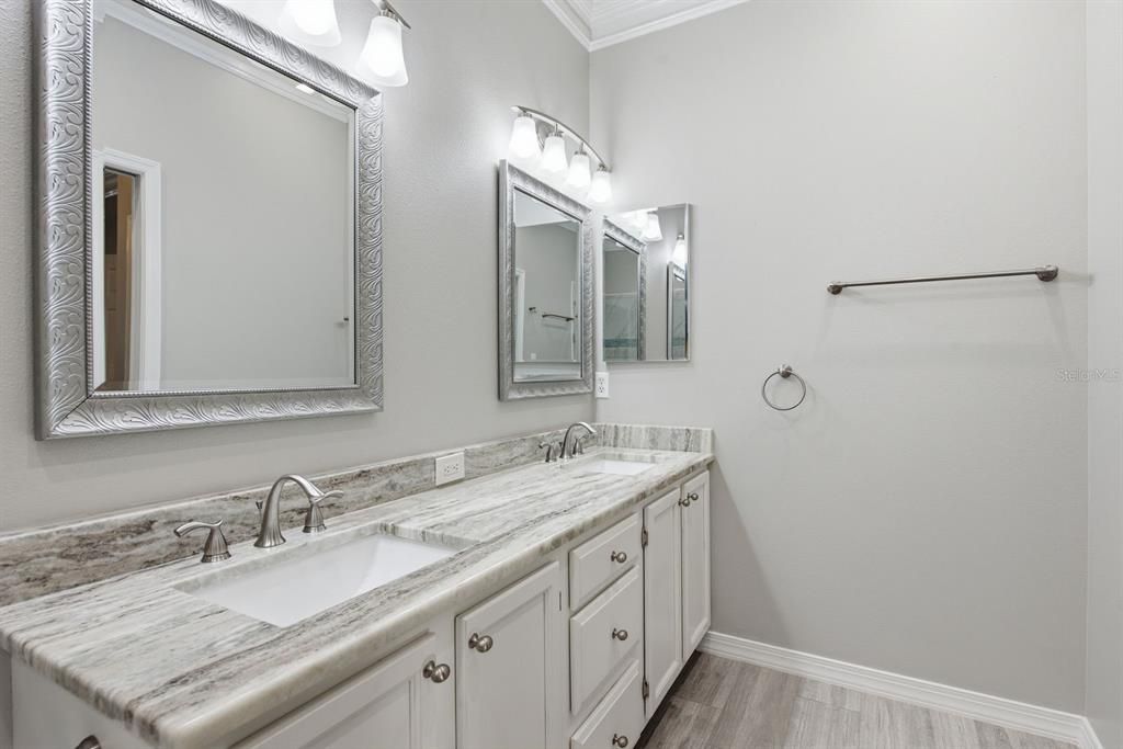 For Sale: $410,000 (2 beds, 2 baths, 1662 Square Feet)