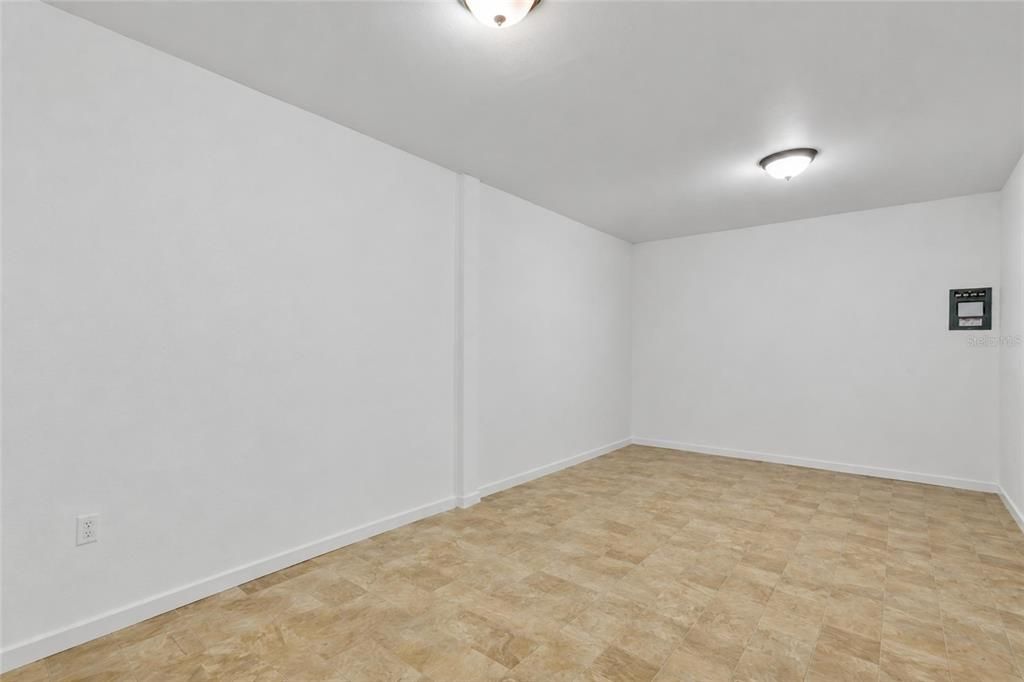 На продажу: $229,900 (3 спален, 2 ванн, 1056 Квадратных фут)