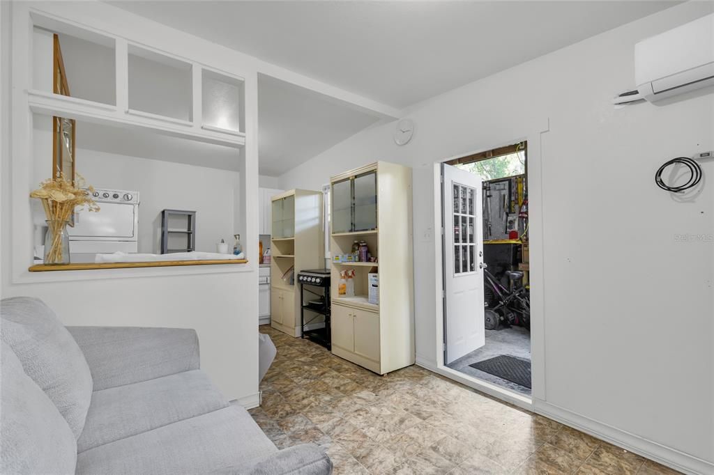 На продажу: $229,900 (3 спален, 2 ванн, 1056 Квадратных фут)
