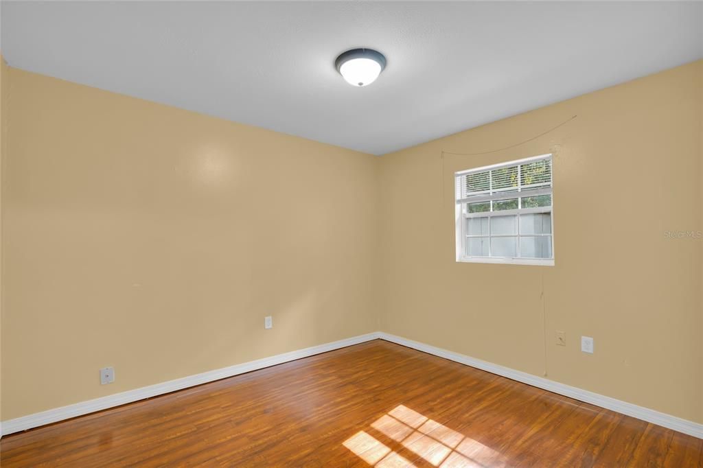 На продажу: $229,900 (3 спален, 2 ванн, 1056 Квадратных фут)