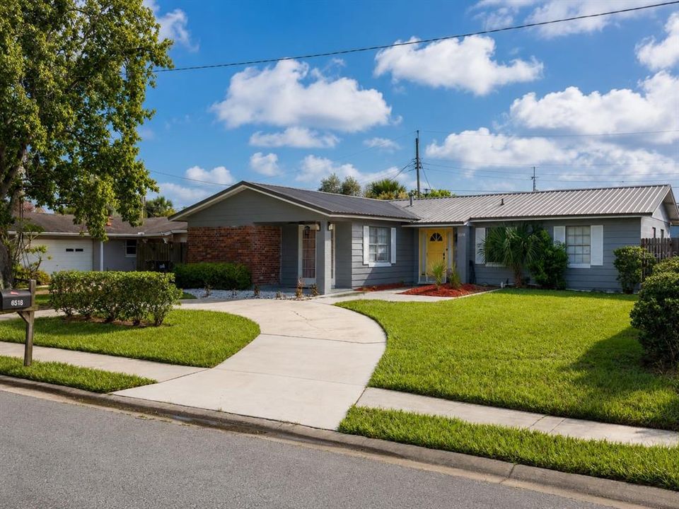 For Sale: $475,000 (4 beds, 2 baths, 1992 Square Feet)