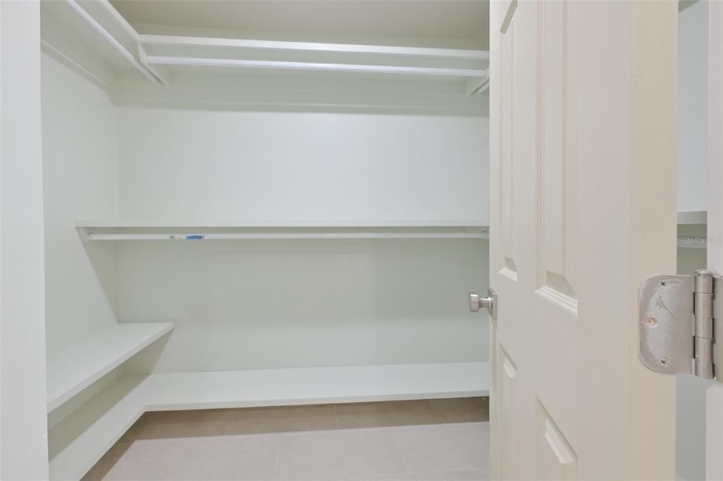 For Rent: $2,100 (3 beds, 2 baths, 1400 Square Feet)
