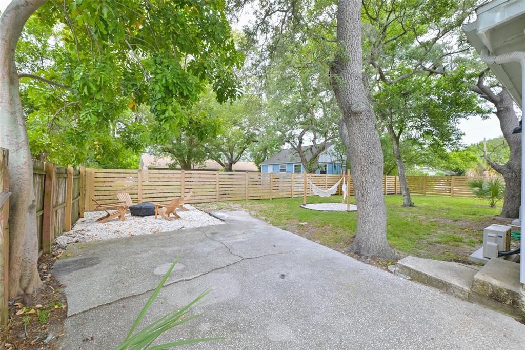 For Rent: $2,100 (3 beds, 2 baths, 1400 Square Feet)