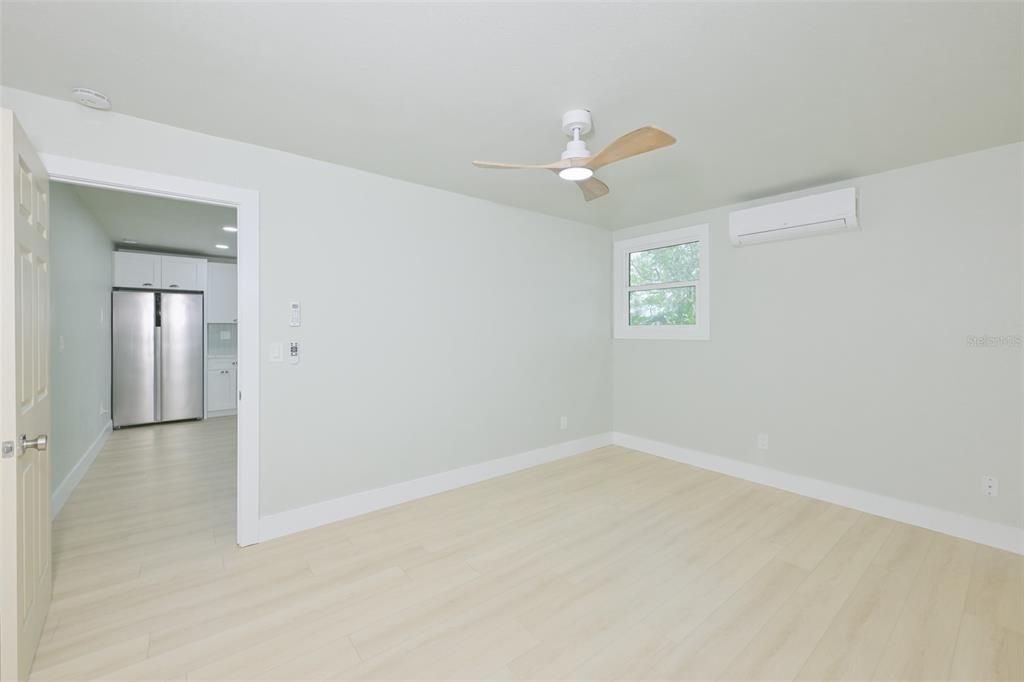 For Rent: $2,100 (3 beds, 2 baths, 1400 Square Feet)
