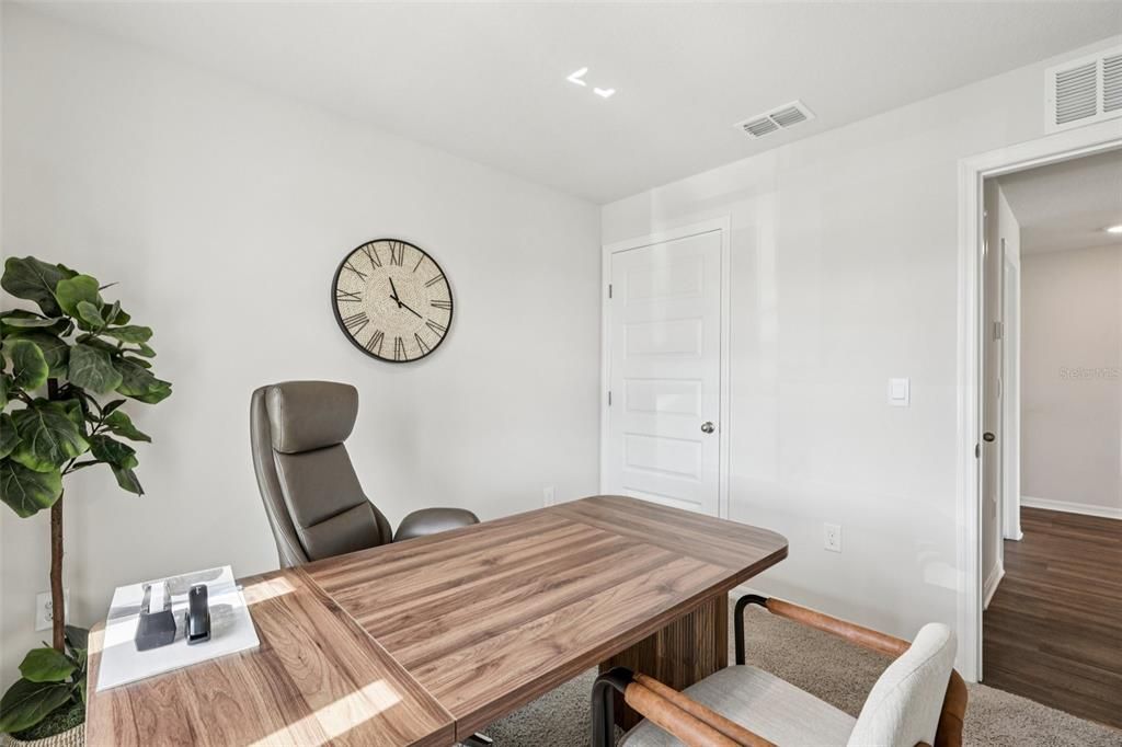 For Sale: $274,990 (4 beds, 2 baths, 1498 Square Feet)