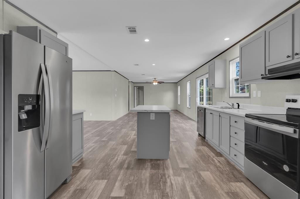 For Sale: $289,000 (4 beds, 2 baths, 1813 Square Feet)