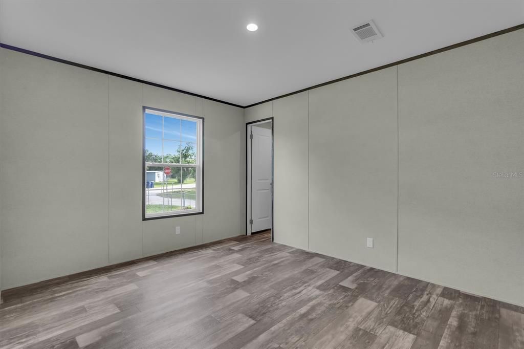 For Sale: $289,000 (4 beds, 2 baths, 1813 Square Feet)