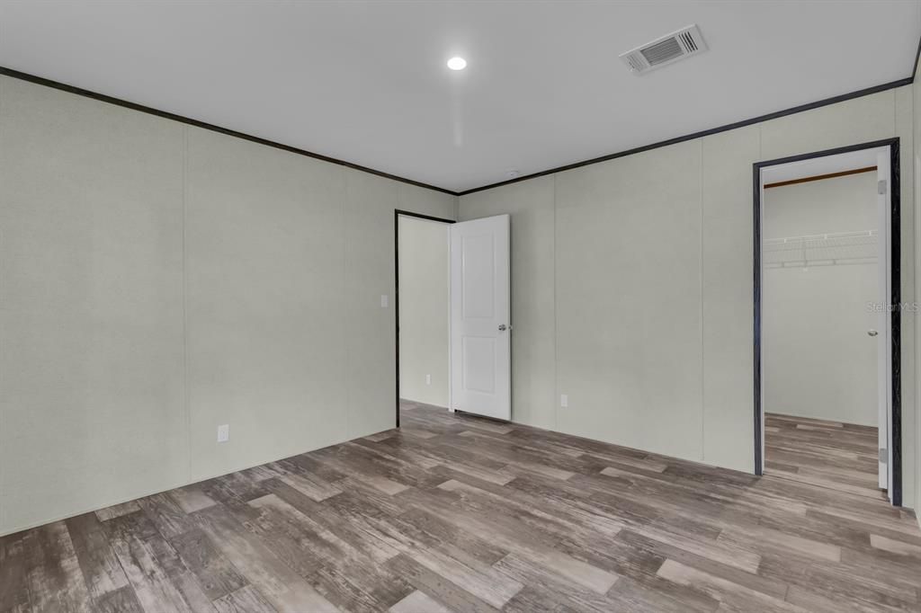 For Sale: $289,000 (4 beds, 2 baths, 1813 Square Feet)