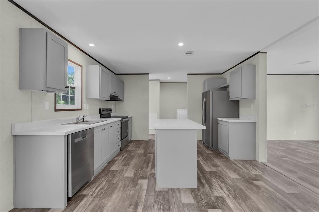 For Sale: $289,000 (4 beds, 2 baths, 1813 Square Feet)