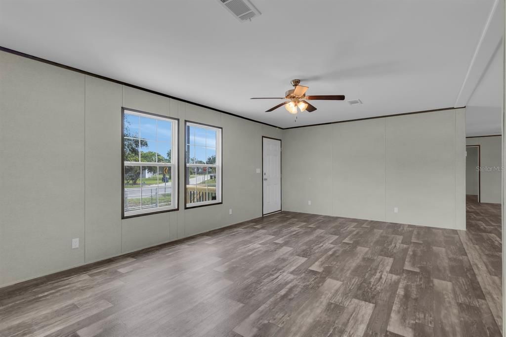 For Sale: $289,000 (4 beds, 2 baths, 1813 Square Feet)