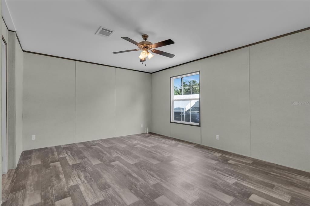 For Sale: $289,000 (4 beds, 2 baths, 1813 Square Feet)