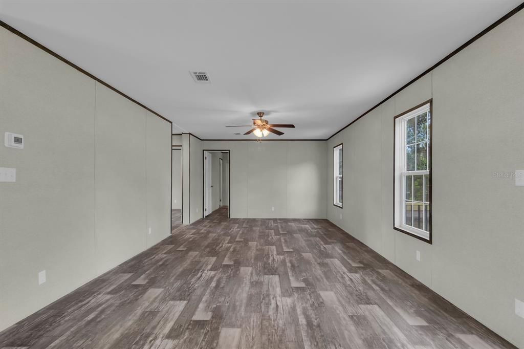 For Sale: $289,000 (4 beds, 2 baths, 1813 Square Feet)