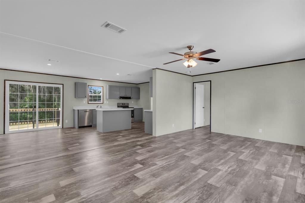 For Sale: $289,000 (4 beds, 2 baths, 1813 Square Feet)