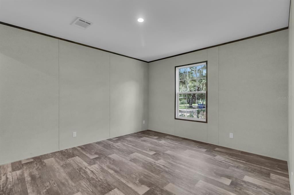 For Sale: $289,000 (4 beds, 2 baths, 1813 Square Feet)
