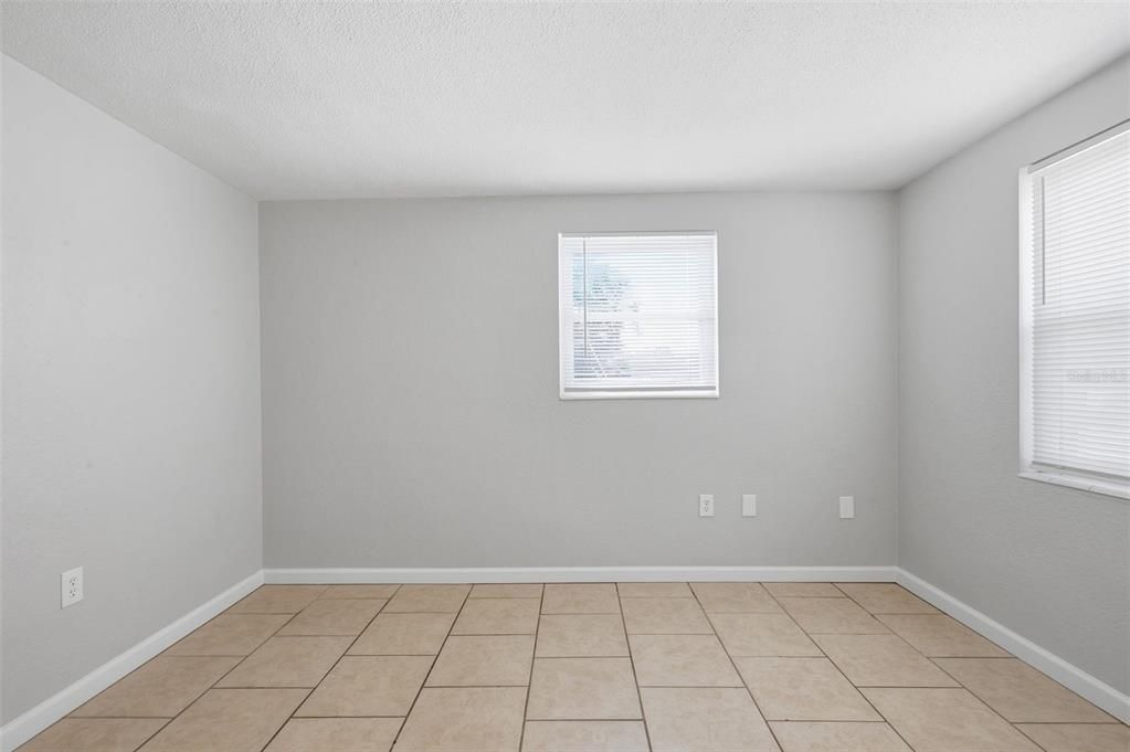 For Sale: $311,999 (4 beds, 2 baths, 1618 Square Feet)