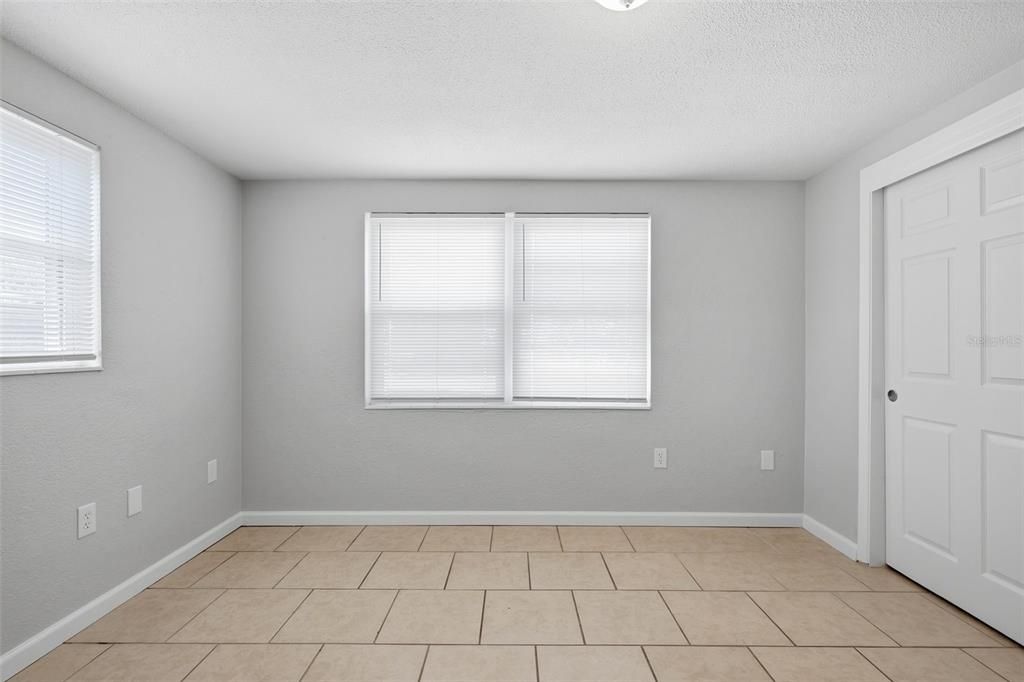 For Sale: $311,999 (4 beds, 2 baths, 1618 Square Feet)
