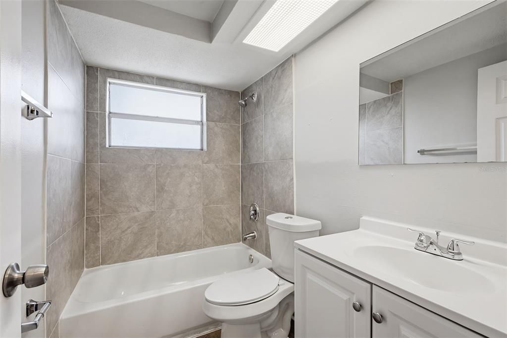 For Sale: $311,999 (4 beds, 2 baths, 1618 Square Feet)
