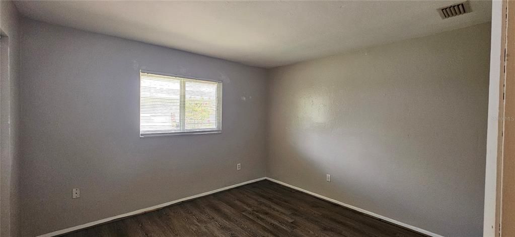 В аренду: $1,350 (2 спален, 1 ванн, 1008 Квадратных фут)