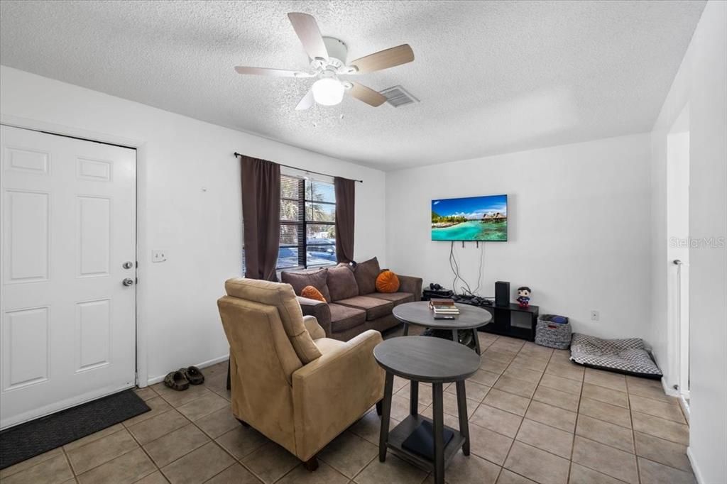 En Venta: $269,000 (4 camas, 0 baños, 1536 Pies cuadrados)