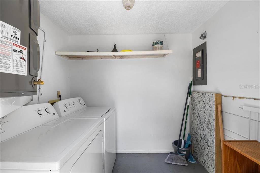 En Venta: $269,000 (4 camas, 0 baños, 1536 Pies cuadrados)