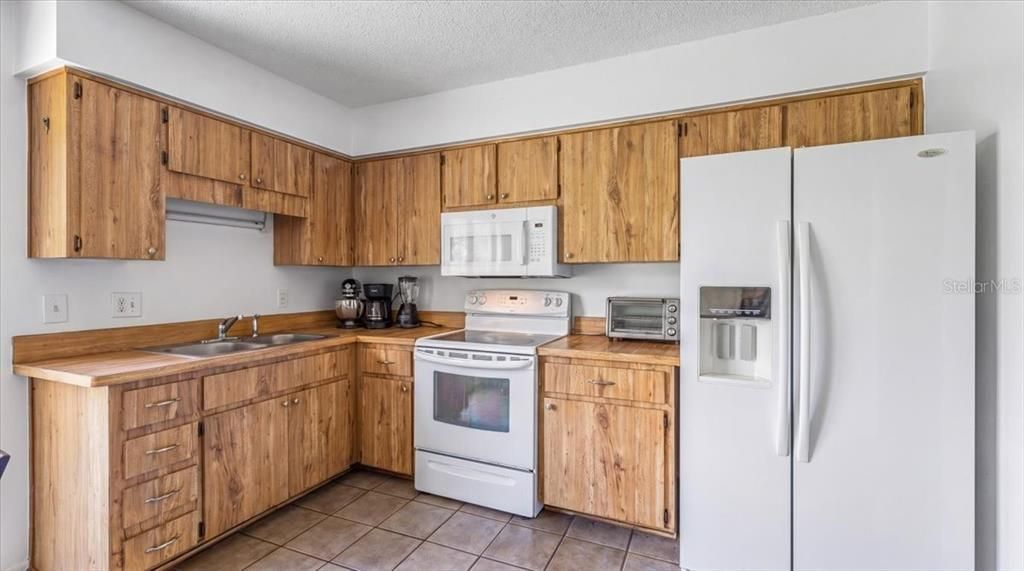 En Venta: $269,000 (4 camas, 0 baños, 1536 Pies cuadrados)