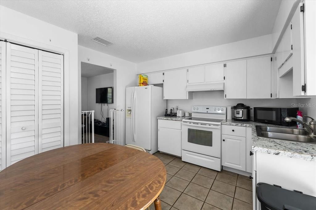 En Venta: $269,000 (4 camas, 0 baños, 1536 Pies cuadrados)