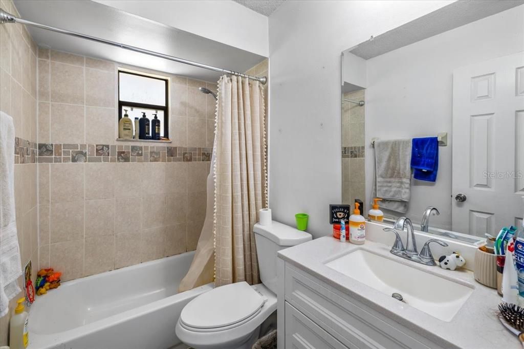En Venta: $269,000 (4 camas, 0 baños, 1536 Pies cuadrados)
