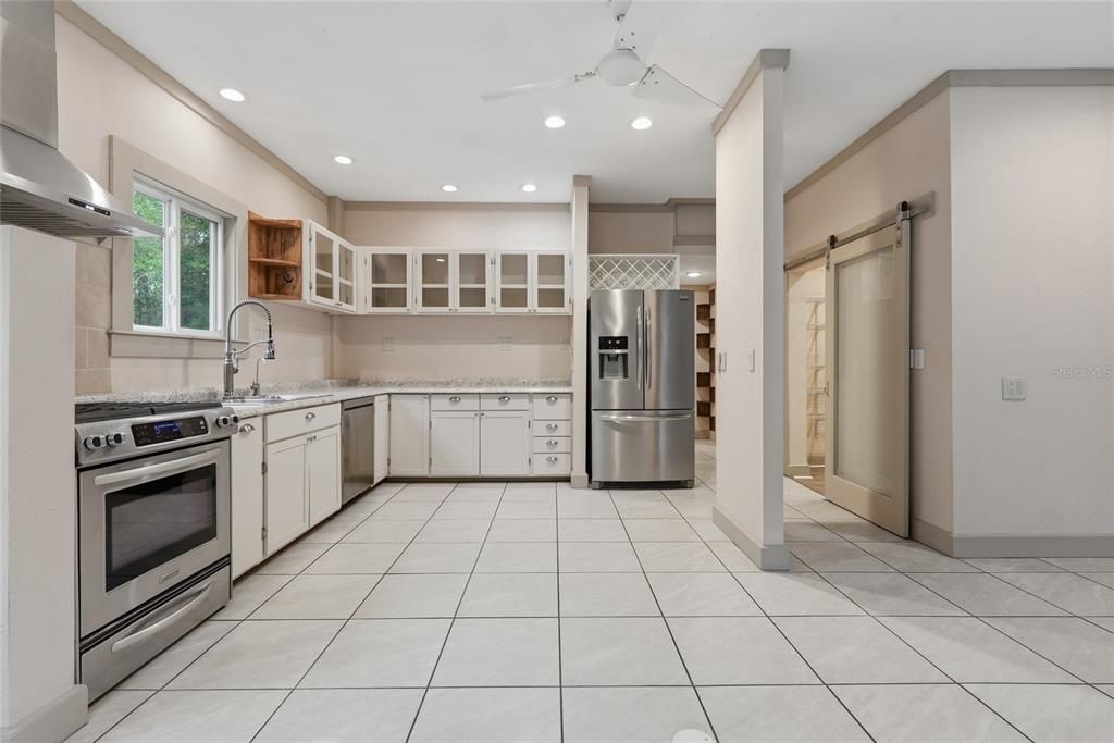En Venta: $369,999 (2 camas, 2 baños, 1351 Pies cuadrados)