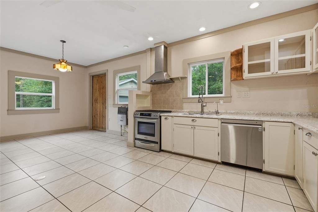 En Venta: $369,999 (2 camas, 2 baños, 1351 Pies cuadrados)