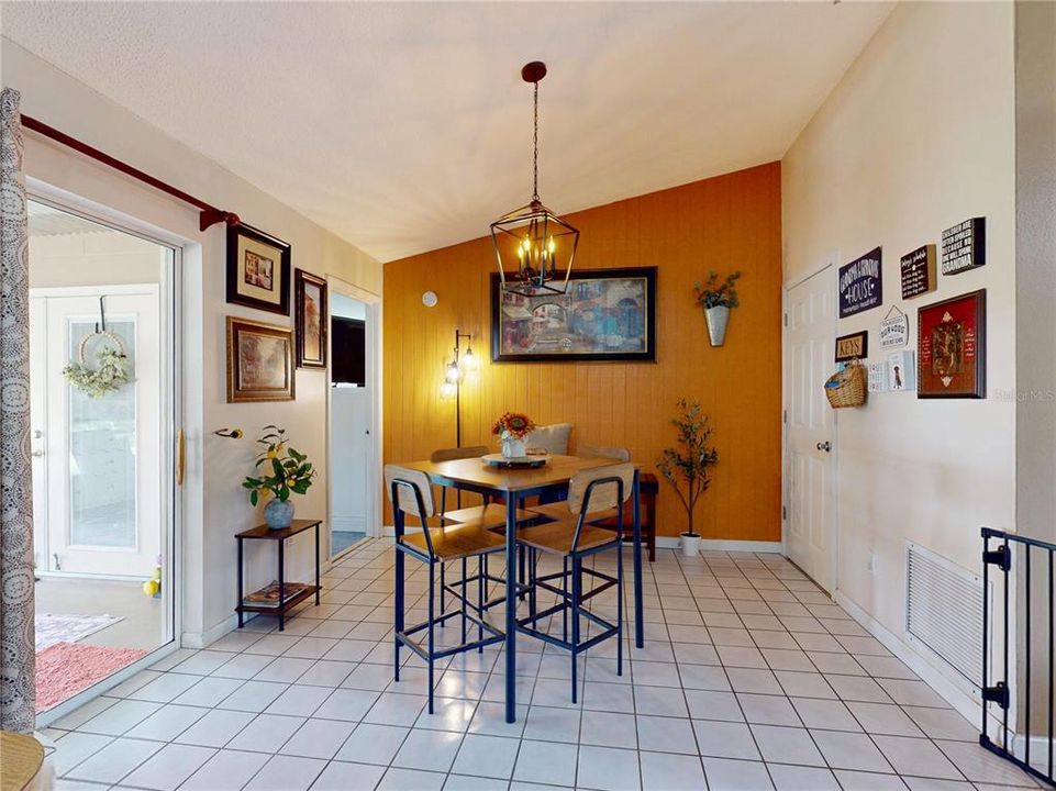En Venta: $459,900 (3 camas, 2 baños, 1401 Pies cuadrados)
