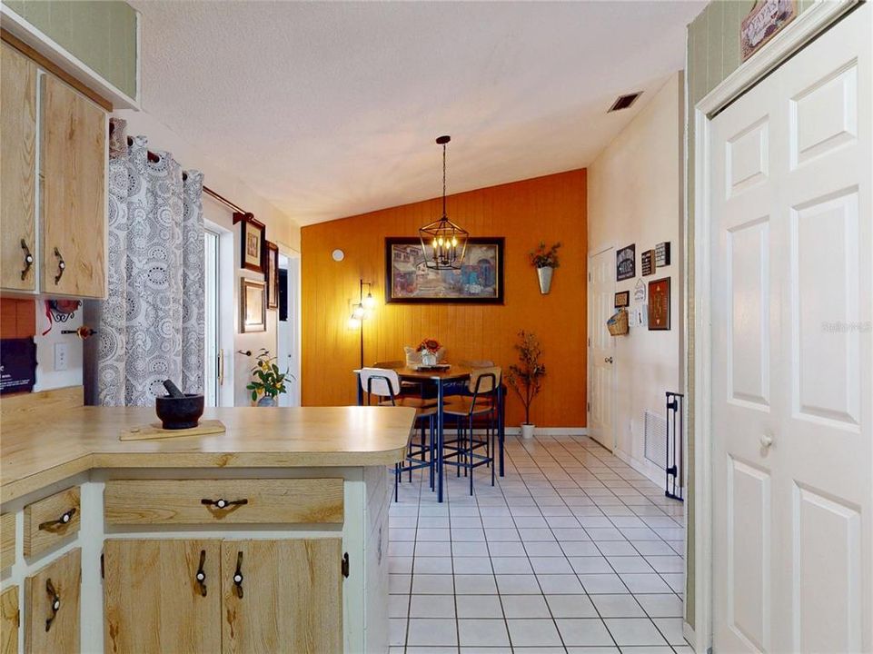 En Venta: $459,900 (3 camas, 2 baños, 1401 Pies cuadrados)