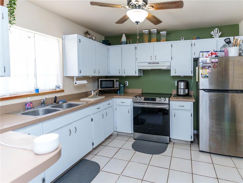 For Sale: $249,900 (3 beds, 2 baths, 1436 Square Feet)