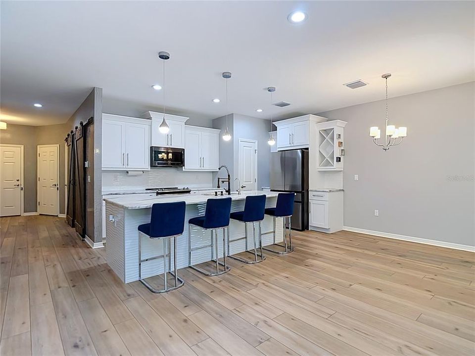 На продажу: $349,000 (3 спален, 2 ванн, 2153 Квадратных фут)