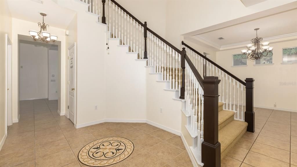For Sale: $650,000 (5 beds, 3 baths, 2966 Square Feet)