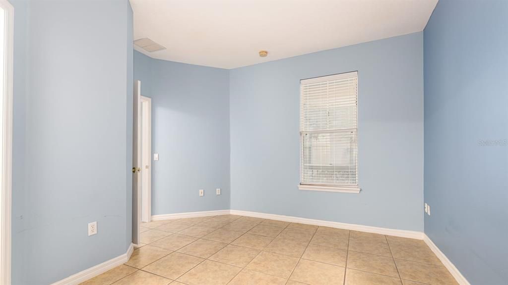 For Sale: $650,000 (5 beds, 3 baths, 2966 Square Feet)