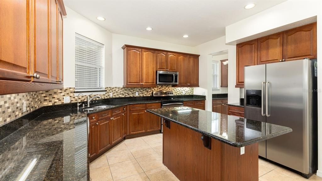 For Sale: $650,000 (5 beds, 3 baths, 2966 Square Feet)