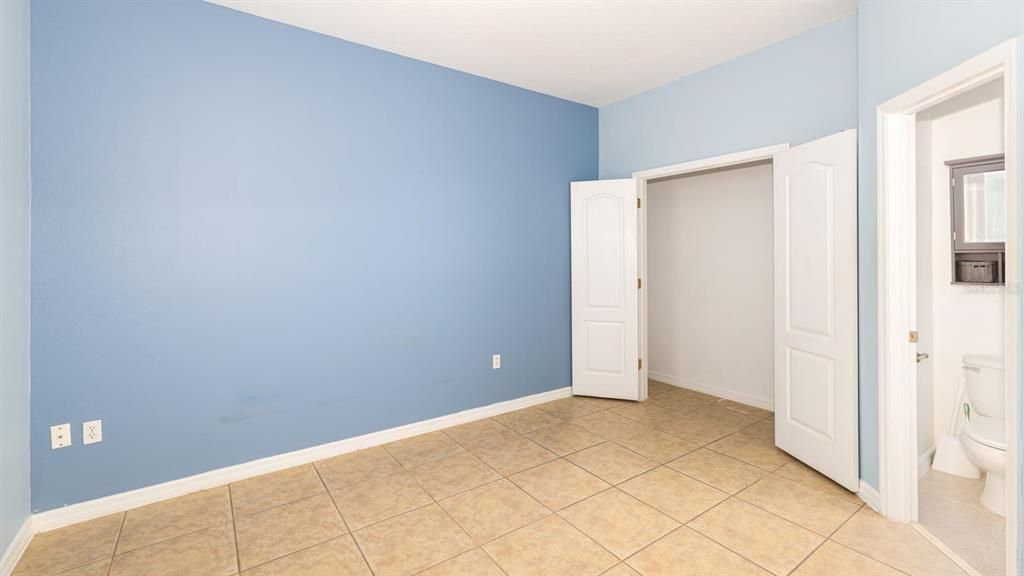 For Sale: $650,000 (5 beds, 3 baths, 2966 Square Feet)