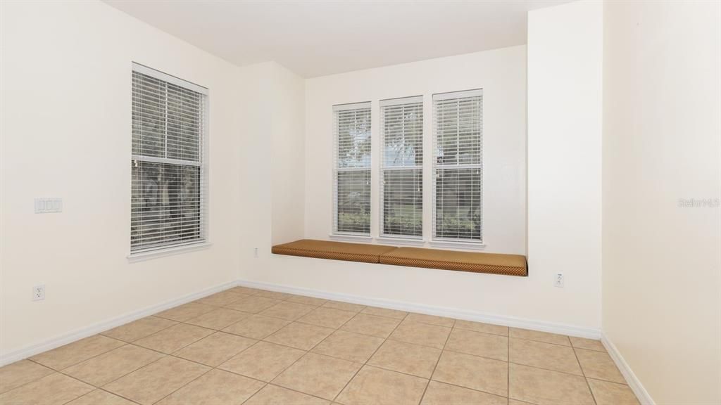 For Sale: $650,000 (5 beds, 3 baths, 2966 Square Feet)
