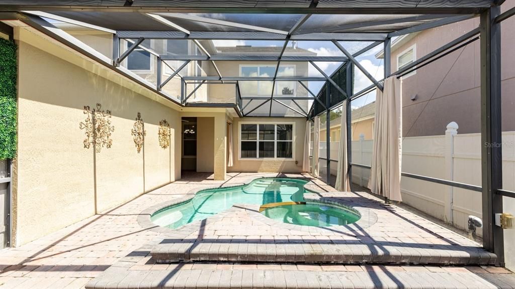 For Sale: $650,000 (5 beds, 3 baths, 2966 Square Feet)
