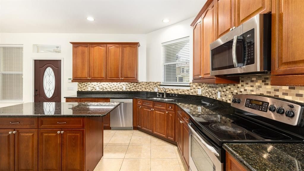 For Sale: $650,000 (5 beds, 3 baths, 2966 Square Feet)