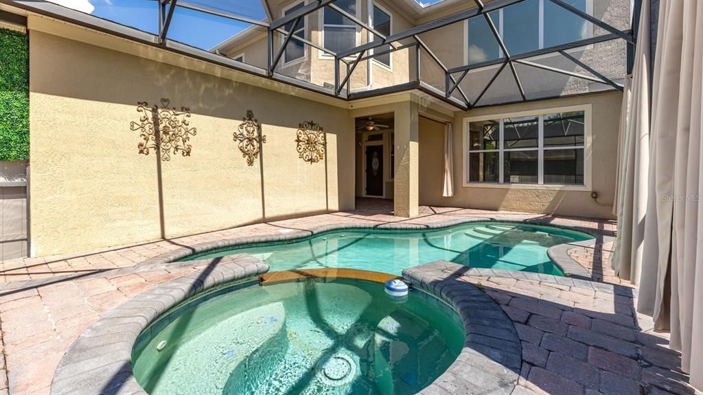 For Sale: $650,000 (5 beds, 3 baths, 2966 Square Feet)