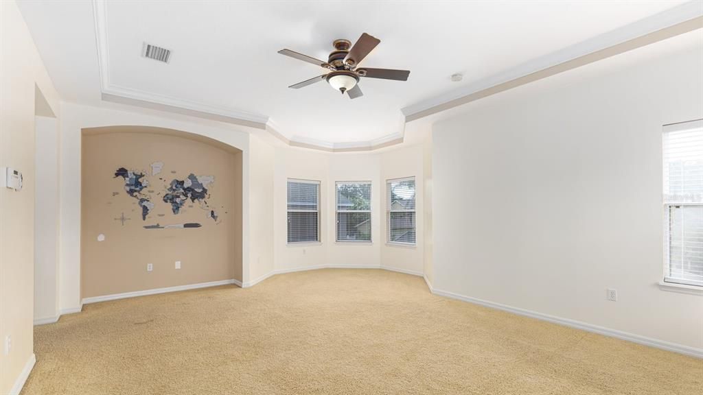 For Sale: $650,000 (5 beds, 3 baths, 2966 Square Feet)